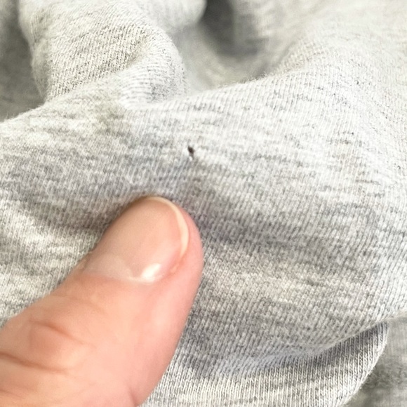 Distressed Vineyard Vines American flag graphic tee! - Picture 5 of 9